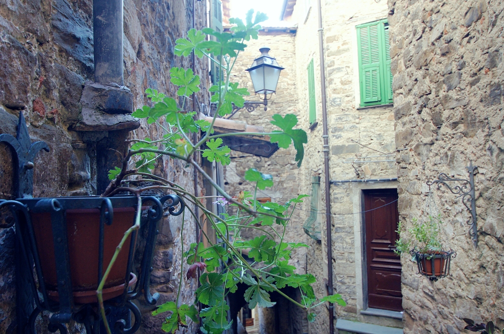 Apricale, In Liguria 16