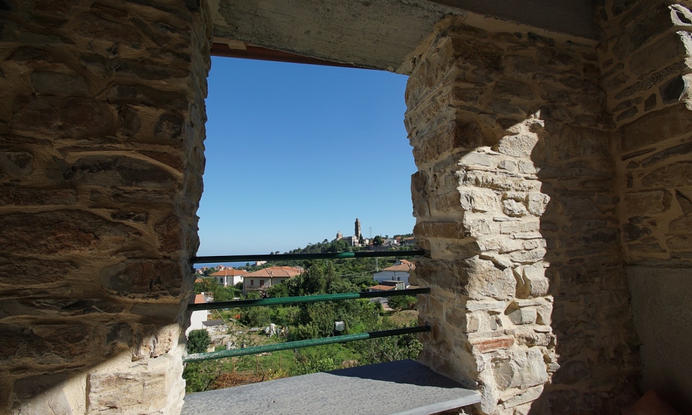 Liguria Diano Arentino Rustico Vendesi 1000